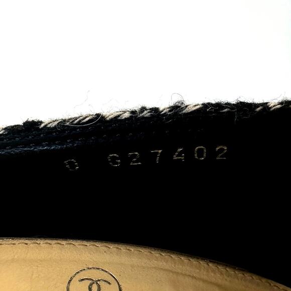 CHANEL Classic Tweed CC Camellia Flower Heel Pumps Black White IT 38.5 - Picture 7 of 10